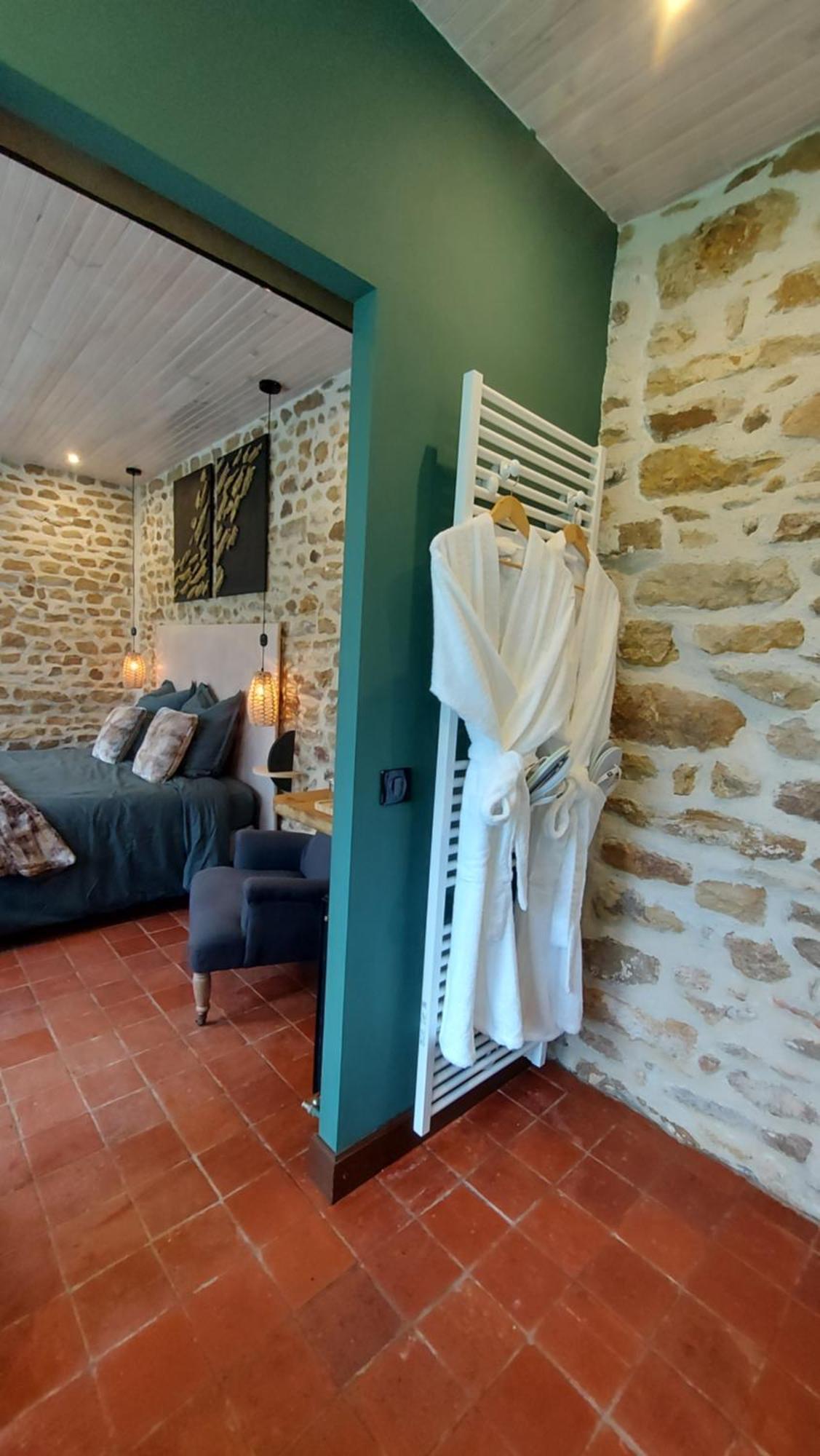Bed and Breakfast Les 3 Roses Anjouin Habitación foto